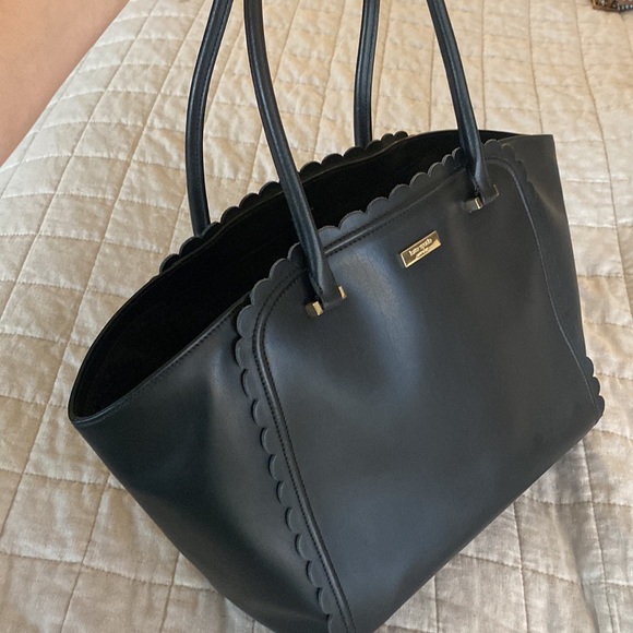 Kate Spade black scalloped purse with gold hardware - Picture 8 of 8